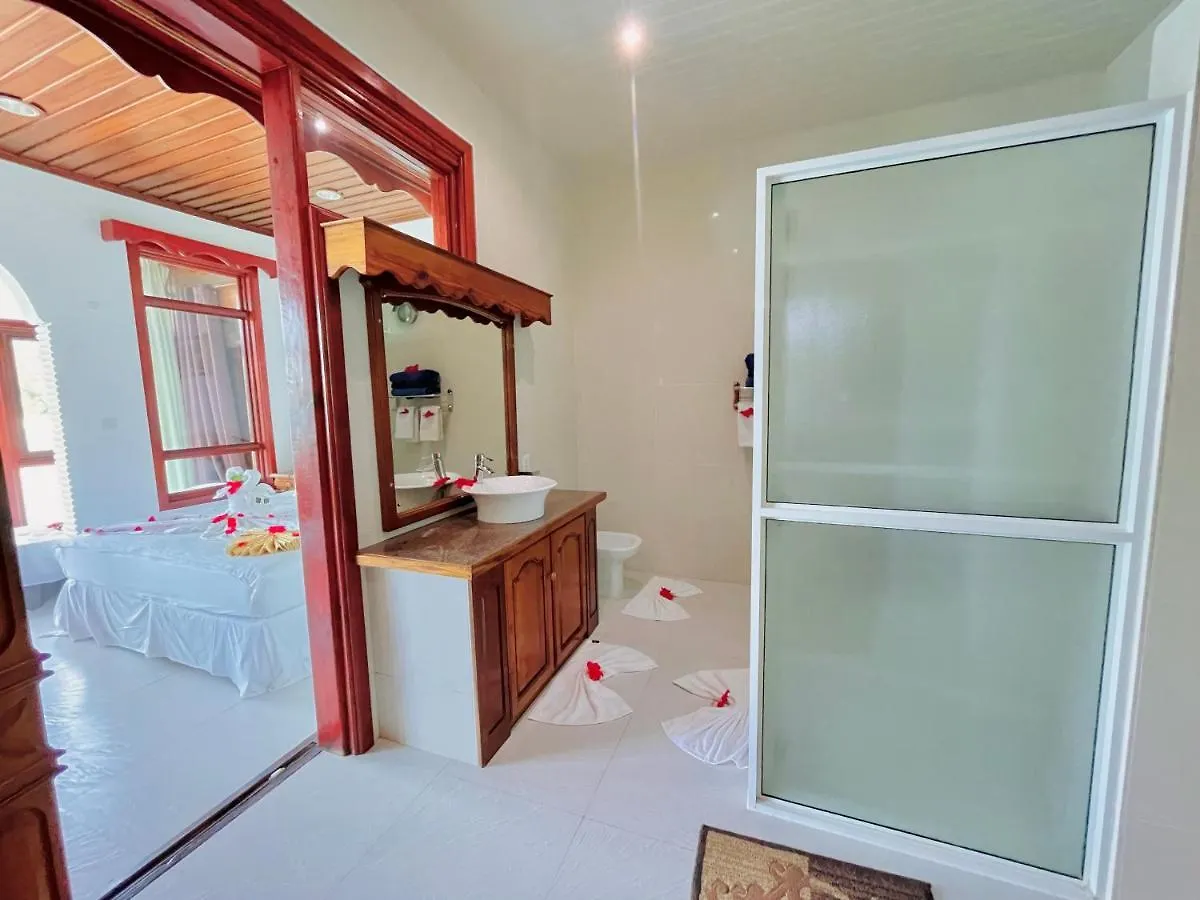 Villa Chez Batista Takamaka Hotel